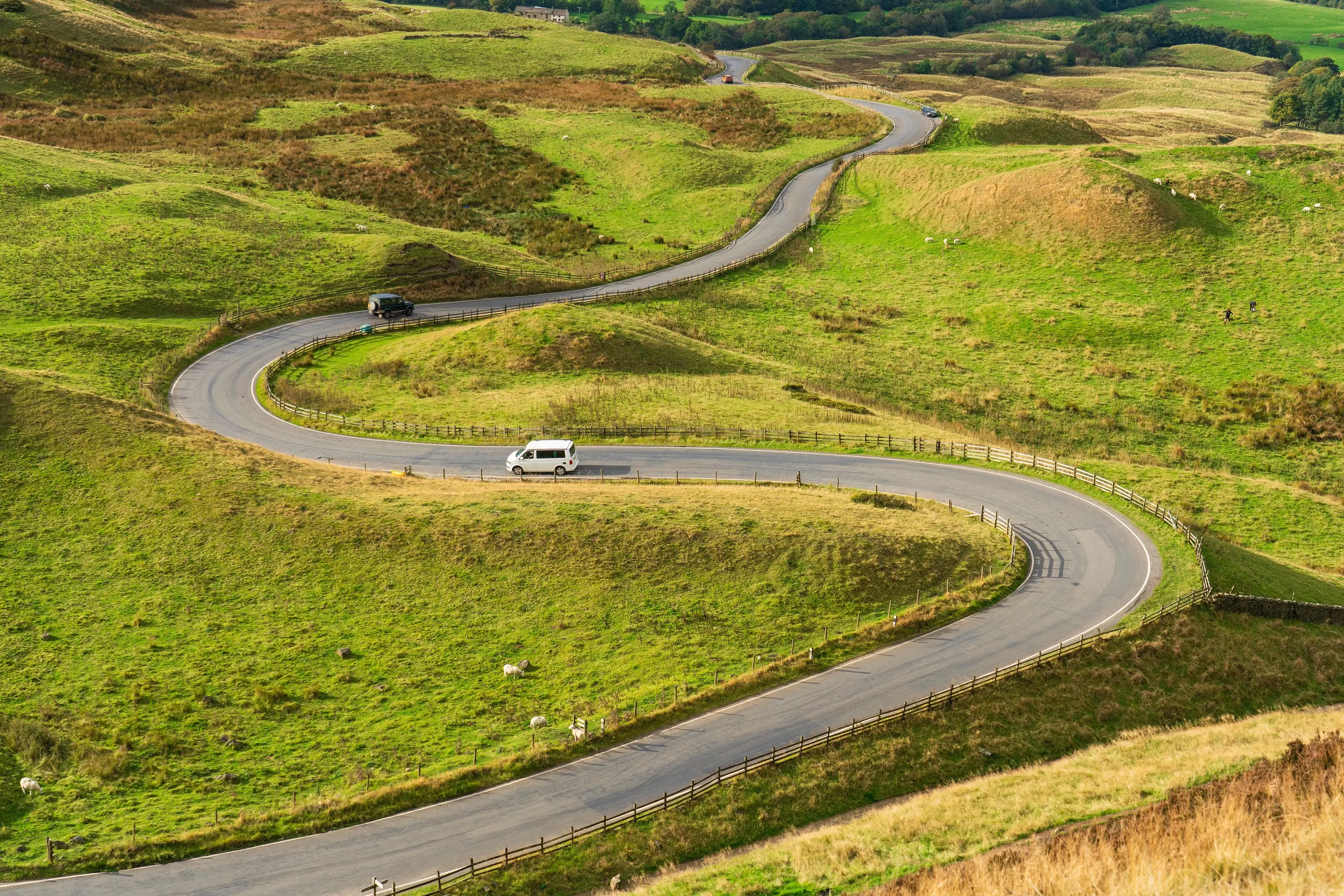Serpentine Road in Peak District